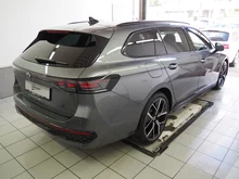VW Passat Variant R-Line TDI 4MOTION DSG in 5X Diabasgrau Metallic