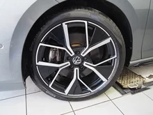VW Passat Variant R-Line TDI 4MOTION DSG in 5X Diabasgrau Metallic