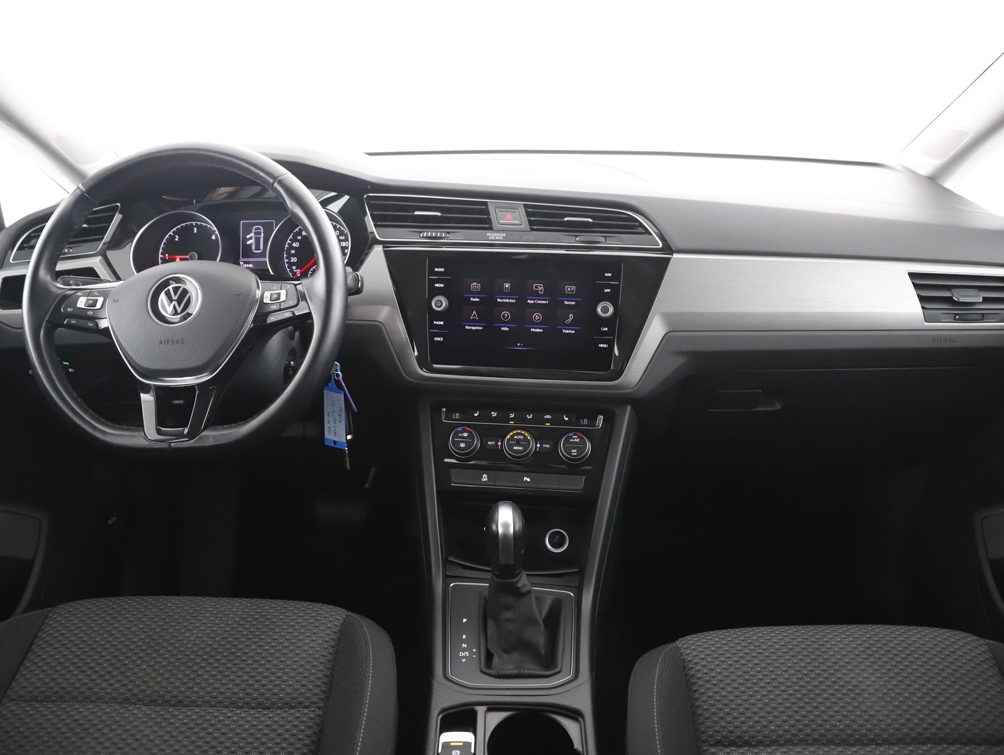 VW Touran Comfortline TDI SCR | Bild 6 von 22