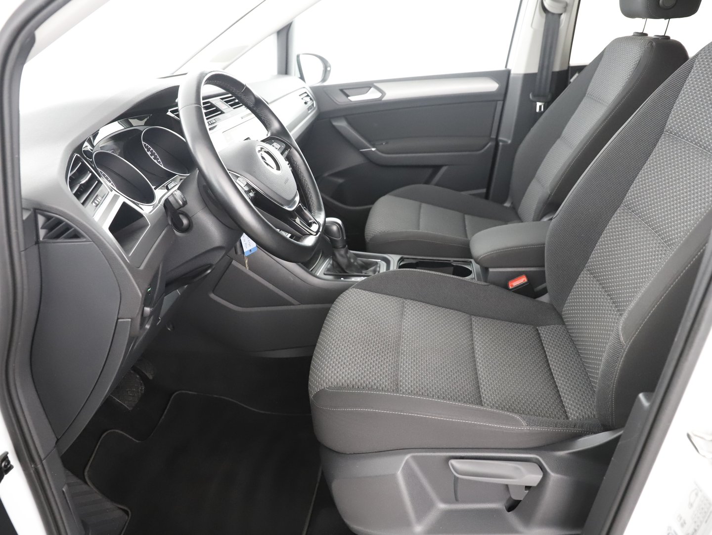 VW Touran Comfortline TDI SCR | Bild 4 von 22