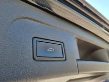 VW Touran Comfortline TDI DSG in Deep Black Perleffekt