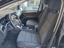 VW Touran Comfortline TDI DSG in Deep Black Perleffekt