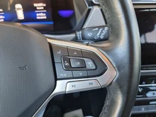 VW Touran Comfortline TDI DSG in Deep Black Perleffekt