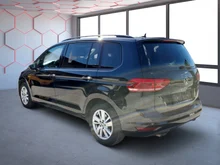 VW Touran Comfortline TDI DSG in Deep Black Perleffekt