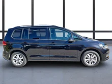 VW Touran Comfortline TDI DSG in Deep Black Perleffekt
