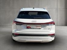 Audi Q4 e-tron 50 e-tron quattro in Gletscherweiss metallic