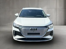 Audi Q4 e-tron 50 e-tron quattro in Gletscherweiss metallic