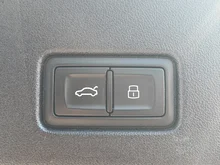Audi Q4 e-tron 50 e-tron quattro in Gletscherweiss metallic