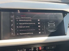 Audi Q4 e-tron 50 e-tron quattro in Gletscherweiss metallic