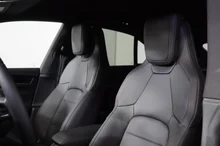 Porsche Macan 4 in schwarz - metallic
