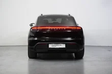Porsche Macan 4 in schwarz - metallic