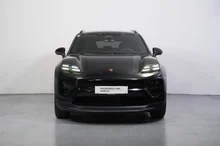 Porsche Macan 4 in schwarz - metallic