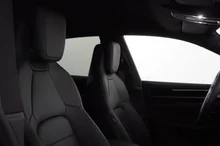 Porsche Macan 4 in schwarz - metallic