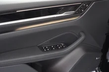 Porsche Macan 4 in schwarz - metallic