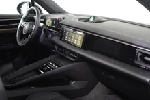 Porsche Macan 4 in schwarz - metallic