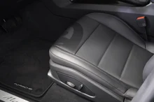 Porsche Macan 4 in schwarz - metallic
