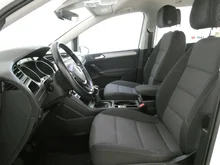 VW Touran Comfortline TDI in 0Q Pure White