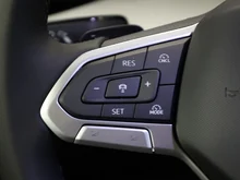 VW Golf Variant Business mHeV TSI DSG in Delfingrau Metallic