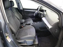 VW Golf Variant Business mHeV TSI DSG in Delfingrau Metallic