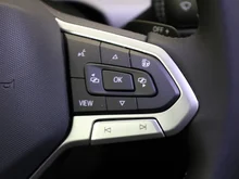 VW Golf Variant Business mHeV TSI DSG in Delfingrau Metallic