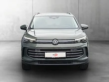 VW Tiguan Elegance eTSI DSG in CIPRESSINO-GRÜN METALLIC