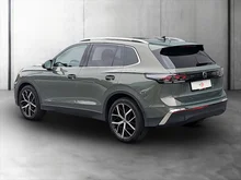 VW Tiguan Elegance eTSI DSG in CIPRESSINO-GRÜN METALLIC