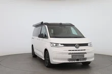 VW California Beach Camper eHyb. 180 kW 4M in Candyweiß / Dach Deepblack Perleffekt