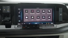 VW California Beach Camper eHyb. 180 kW 4M in Candyweiß / Dach Deepblack Perleffekt