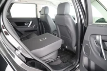 Land Rover Discovery Sport D165 4WD SE Aut. in santorini black
