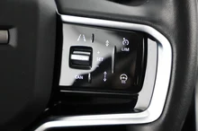 Land Rover Discovery Sport D165 4WD SE Aut. in santorini black