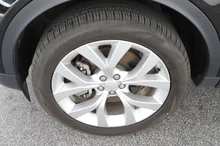 Land Rover Discovery Sport D165 4WD SE Aut. in santorini black