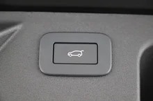 Land Rover Discovery Sport D165 4WD SE Aut. in santorini black