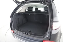 Land Rover Discovery Sport D165 4WD SE Aut. in santorini black