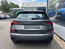 Škoda Kamiq Essence TSI DSG in Graphit-Grau Metallic