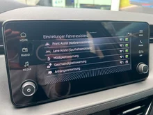 Škoda Kamiq Essence TSI DSG in Graphit-Grau Metallic