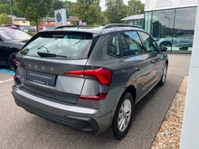 Škoda Kamiq Essence TSI DSG in Graphit-Grau Metallic