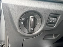 Škoda Kamiq Essence TSI DSG in Graphit-Grau Metallic