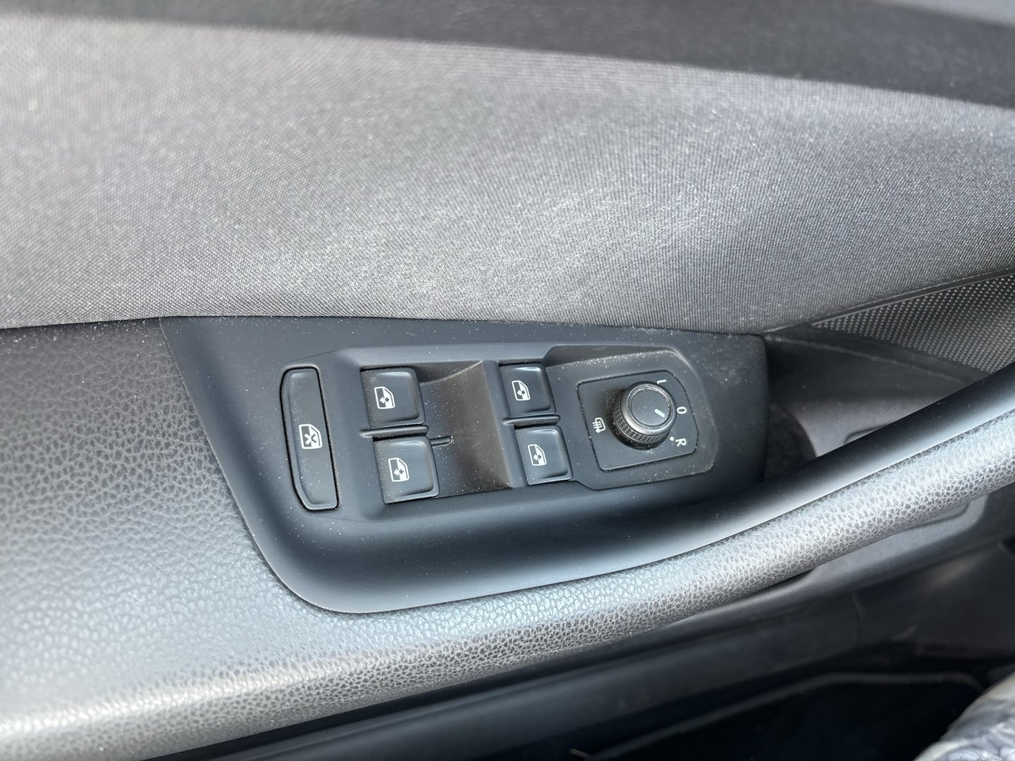 VW Passat Variant Business TDI DSG | Bild 8 von 19