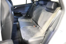 VW ID.4 Pro 4MOTION 210 kW Business in Gletscherweiß Metallic Dach schwarz