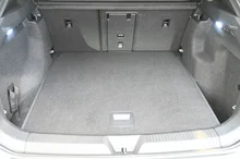 VW ID.4 Pro 4MOTION 210 kW Business in Gletscherweiß Metallic Dach schwarz