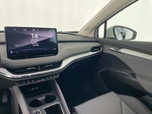 Škoda Enyaq 60 in Moon-Weiß Metallic