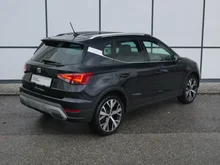 SEAT Arona Xperience 1.0 TSI in Asphalt-Blau Metall.