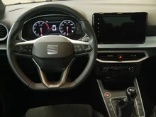 SEAT Arona Xperience 1.0 TSI in Asphalt-Blau Metall.