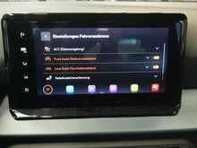 SEAT Arona Xperience 1.0 TSI in Asphalt-Blau Metall.