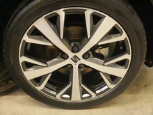 SEAT Arona Xperience 1.0 TSI in Asphalt-Blau Metall.