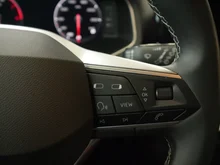 SEAT Arona Xperience 1.0 TSI in Asphalt-Blau Metall.