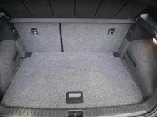 SEAT Arona Xperience 1.0 TSI in Asphalt-Blau Metall.