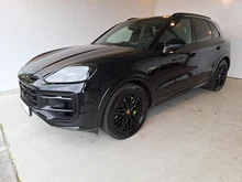 Porsche Cayenne E-Hybrid in chromitschwarzmetallic