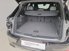 Porsche Cayenne E-Hybrid in chromitschwarzmetallic