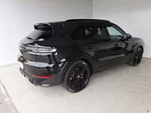Porsche Cayenne E-Hybrid in chromitschwarzmetallic